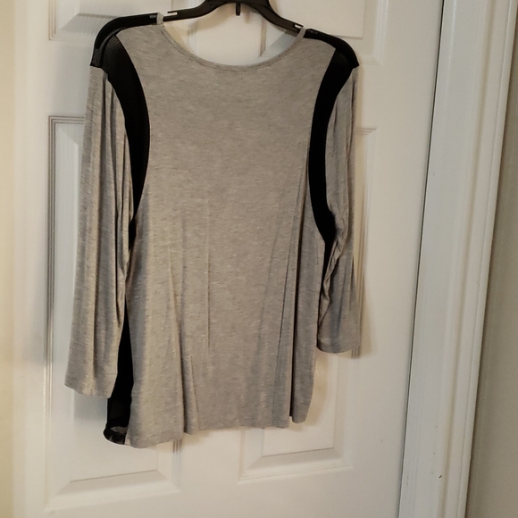 Top - Picture 2 of 2